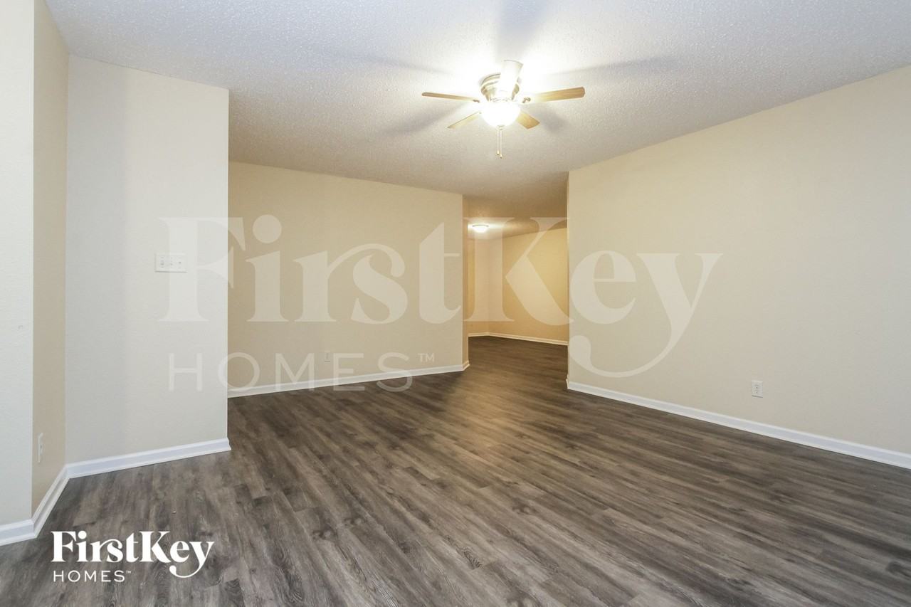 5805 Dollar Forge Dr - Photo 2 of 15