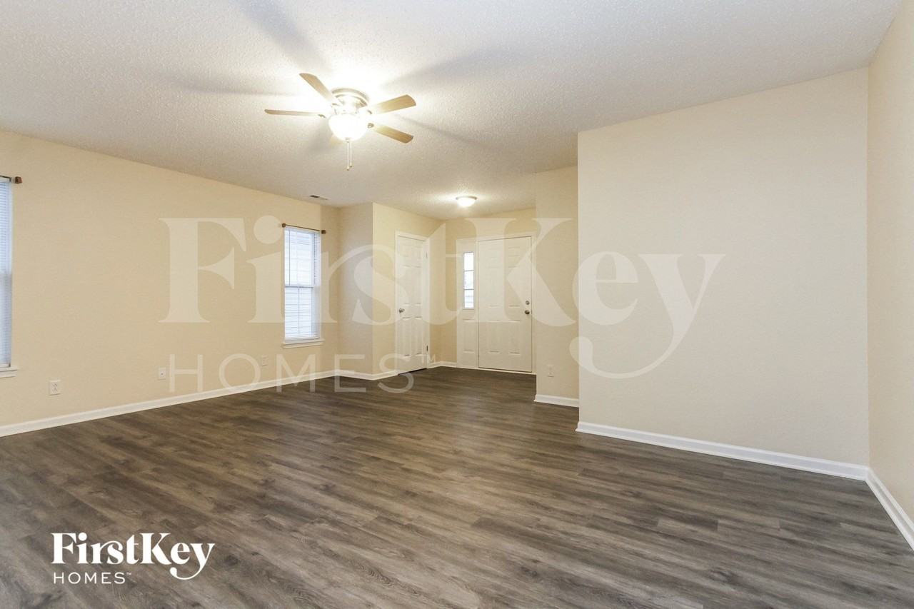 5805 Dollar Forge Dr - Photo 4 of 15