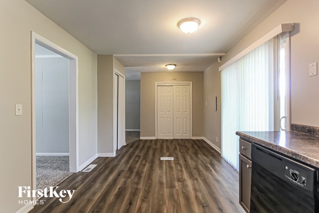 4939 Norcroft Dr - Photo 2 of 15