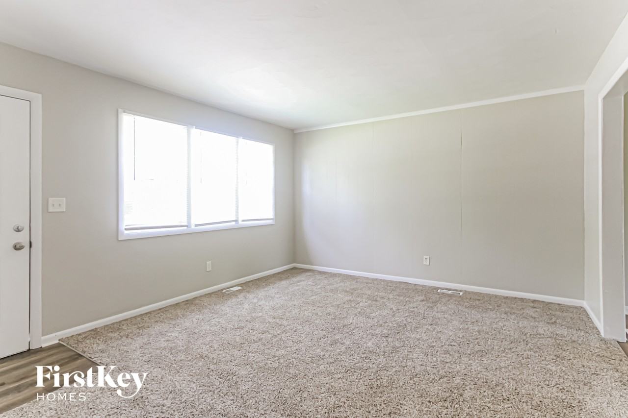 4939 Norcroft Dr - Photo 6 of 15