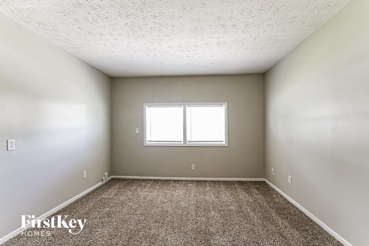 4939 Norcroft Dr - Photo 7 of 15