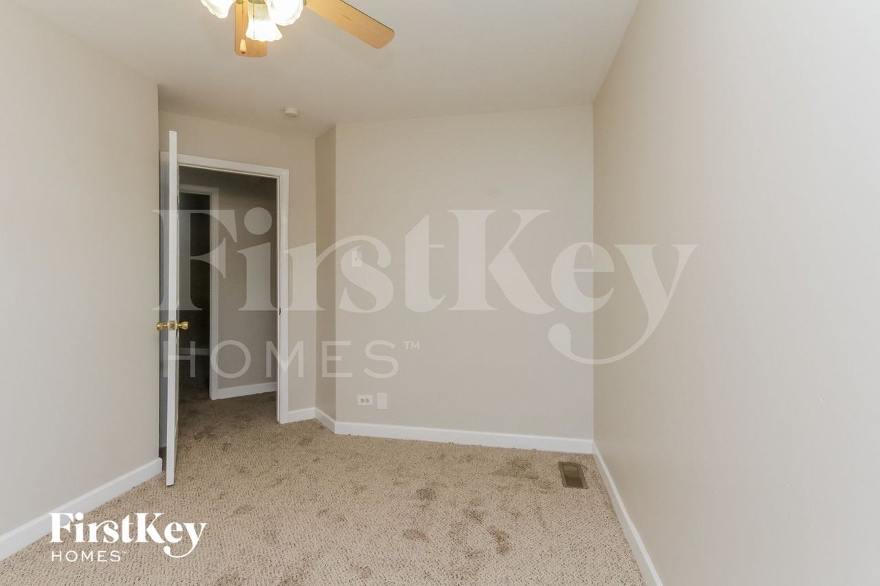 484 Talala St - Photo 7 of 15