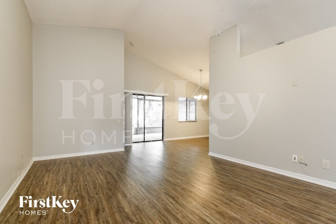 4322 Kipling Ave - Photo 4 of 15