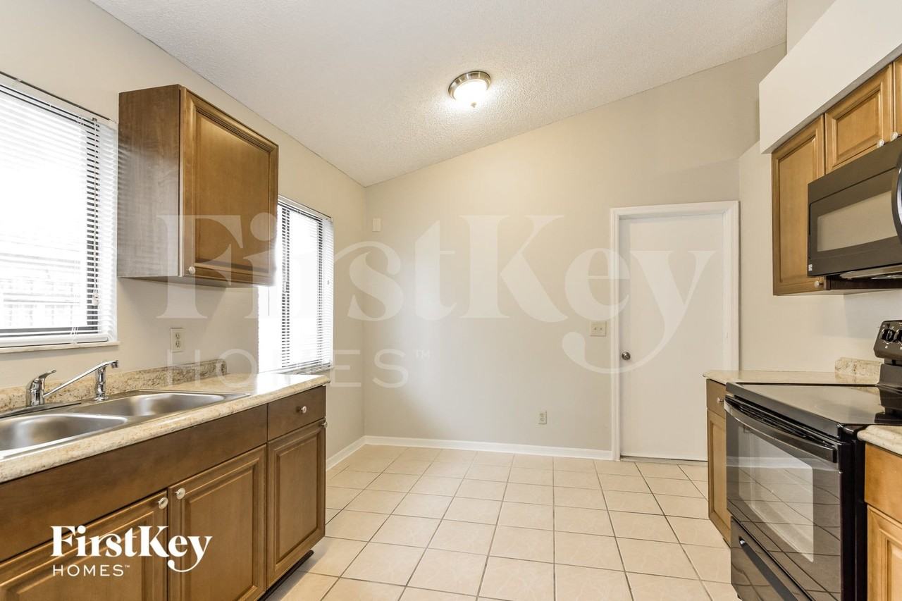 4322 Kipling Ave - Photo 6 of 15