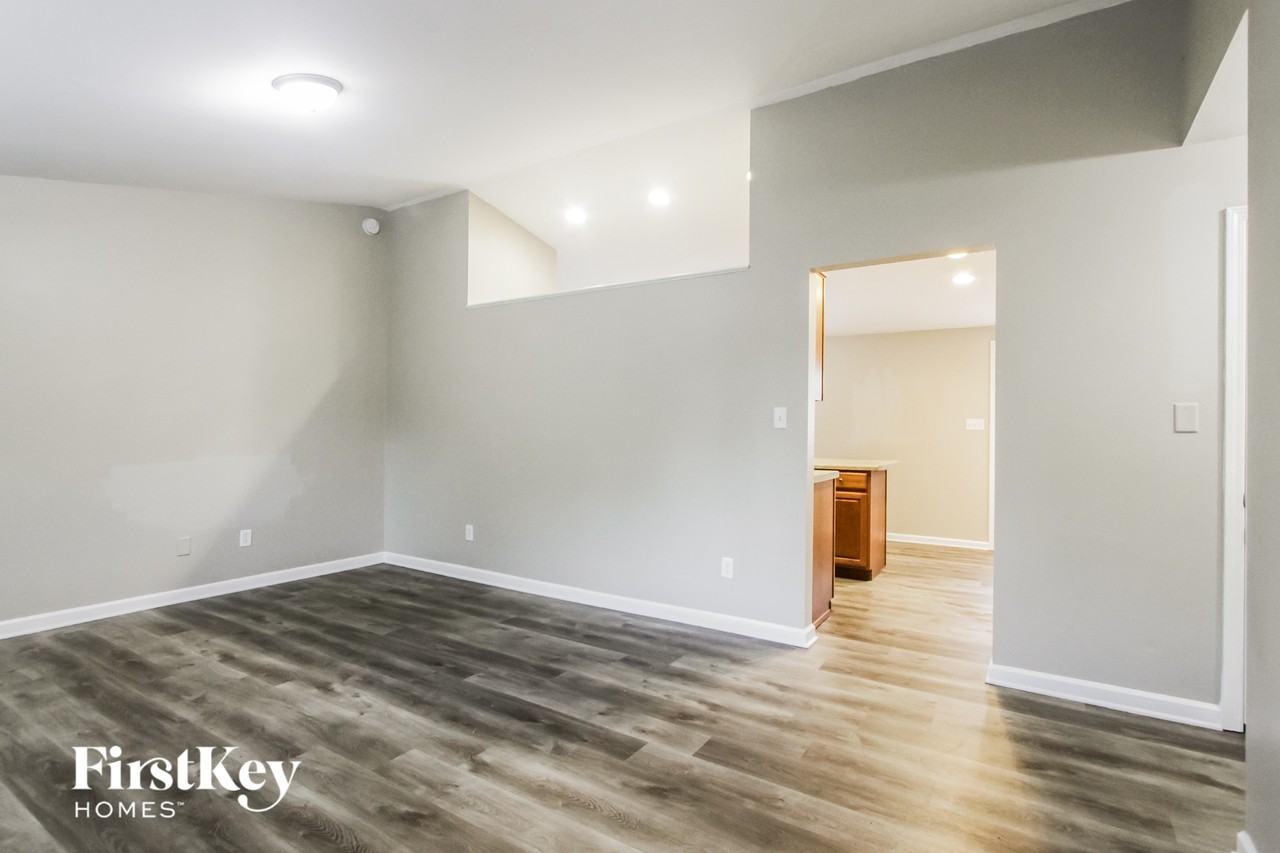 410 Grovewood Dr - Photo 2 of 15