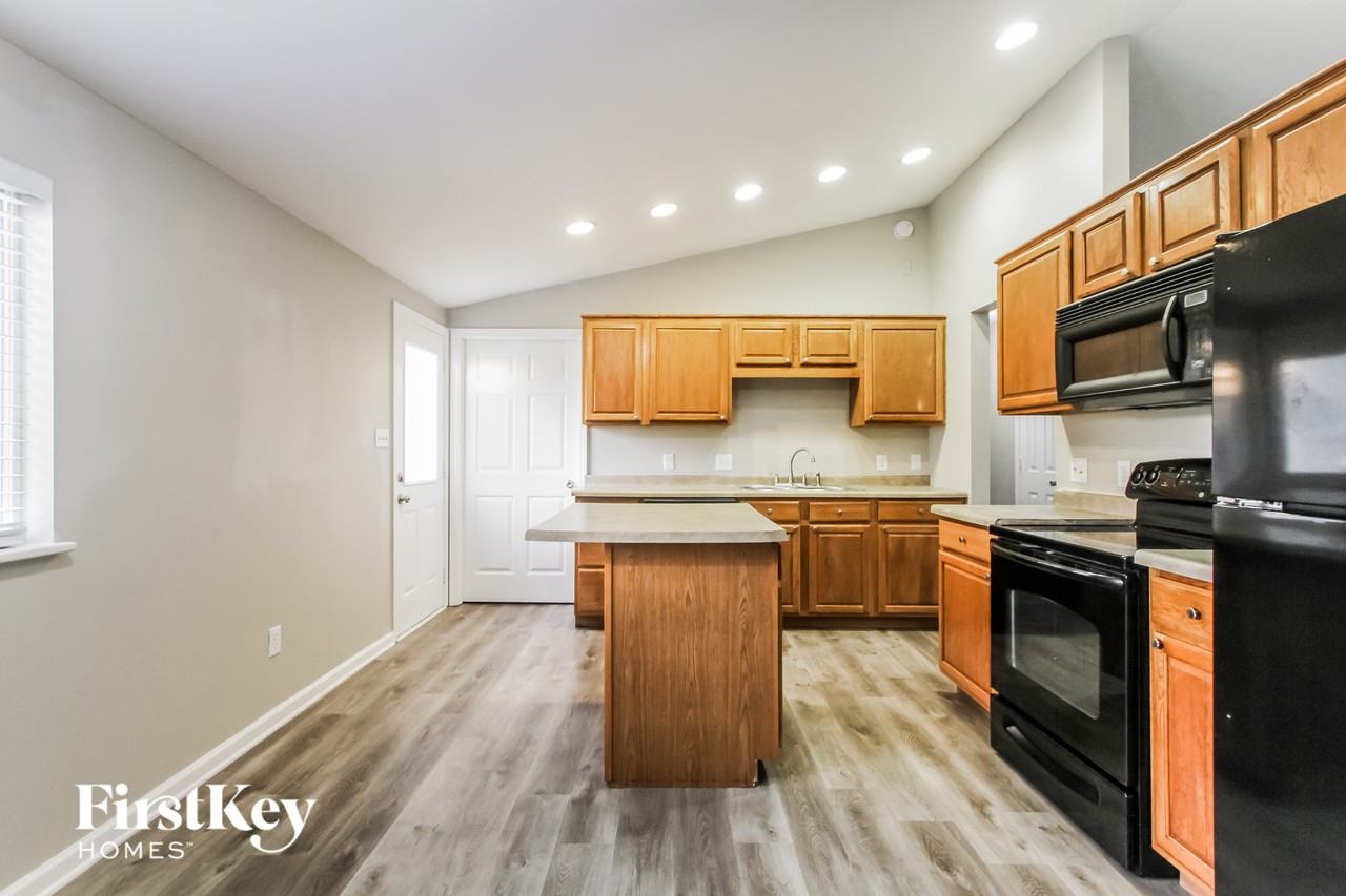 410 Grovewood Dr - Photo 5 of 15