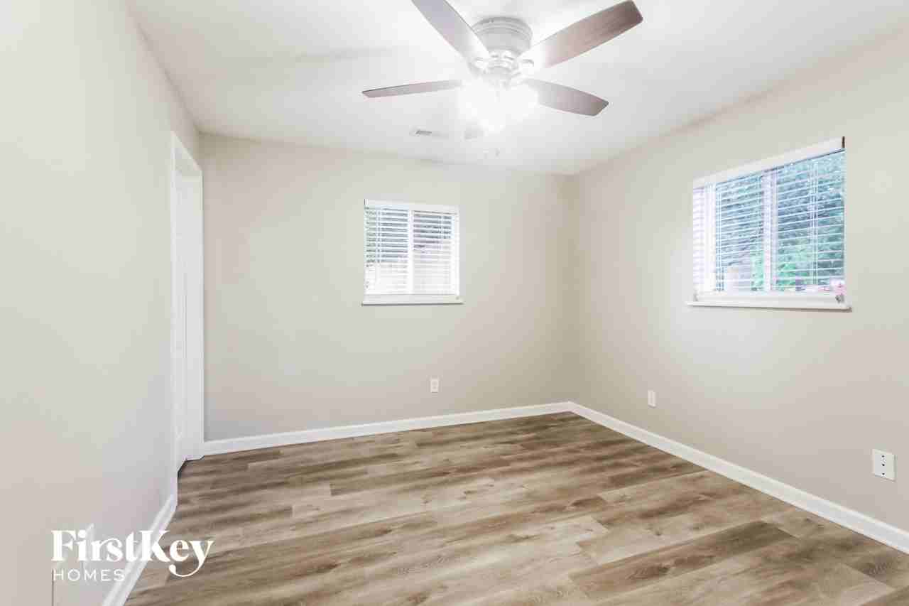 410 Grovewood Dr - Photo 6 of 15