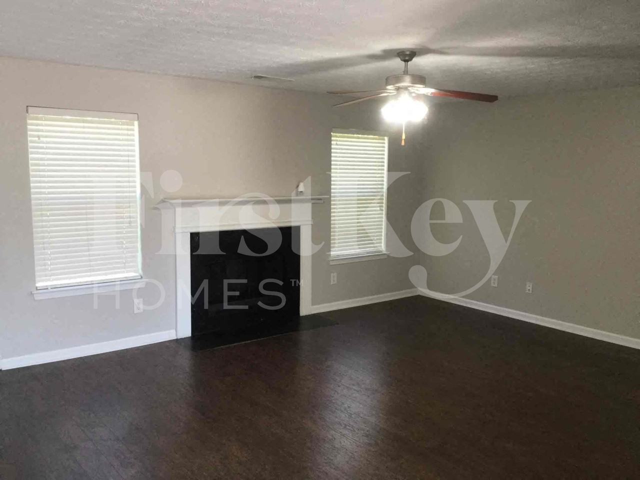 3844 Hadley Rd - Photo 2 of 13