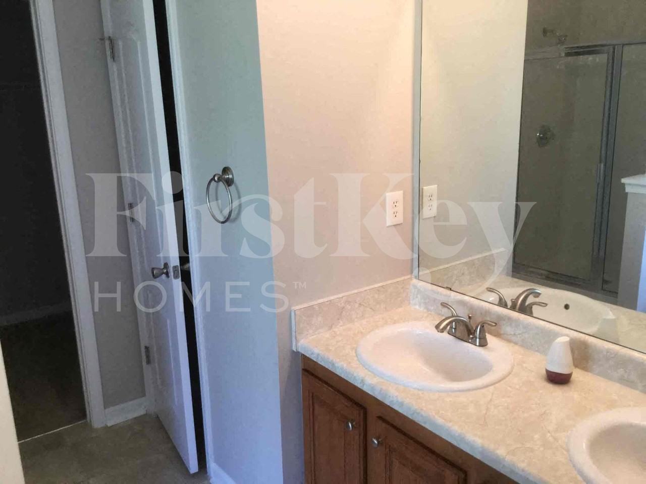 3844 Hadley Rd - Photo 5 of 13