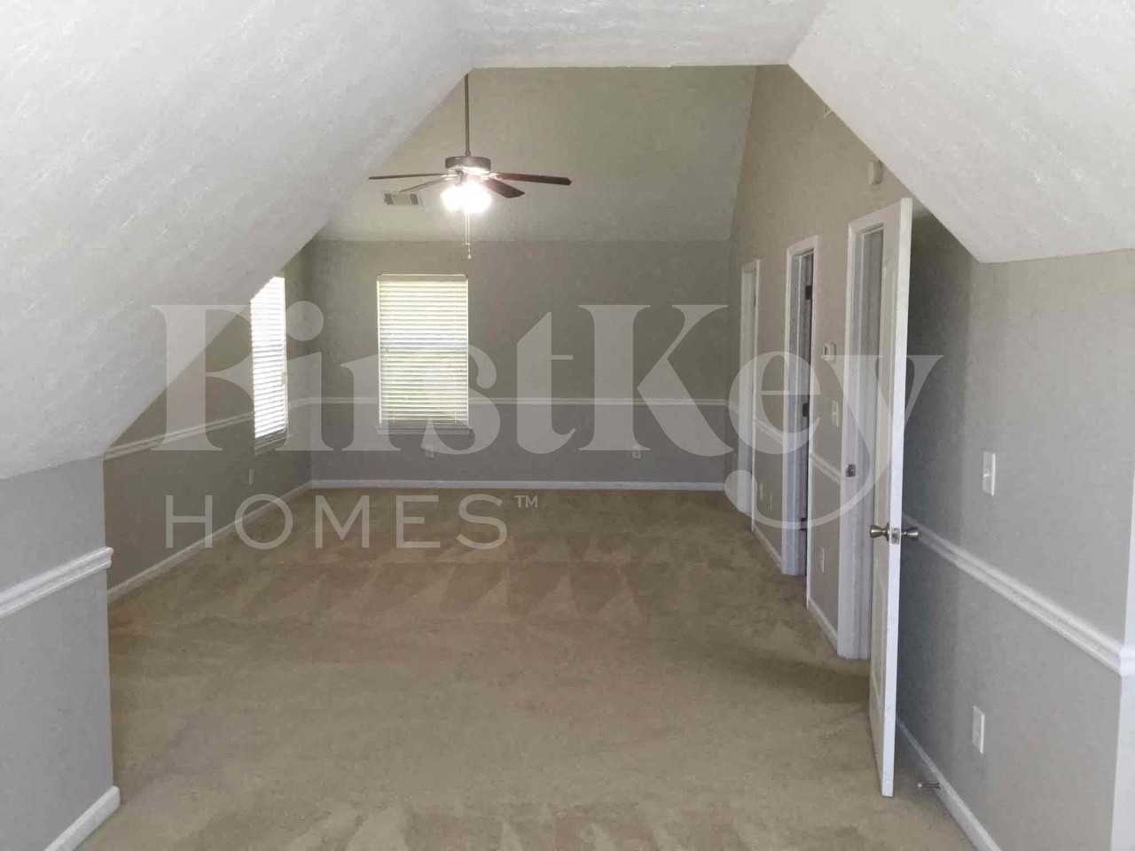 3844 Hadley Rd - Photo 6 of 13
