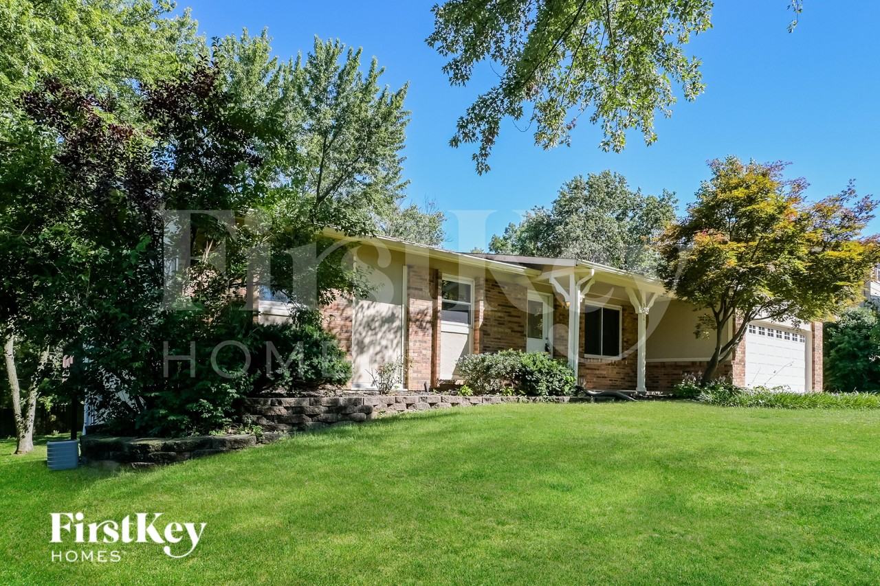382 Beaver Lake Dr - Photo 2 of 16