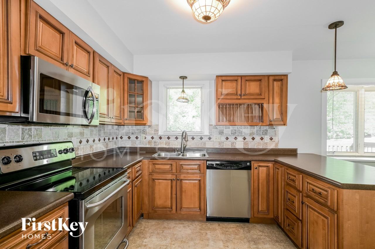 382 Beaver Lake Dr - Photo 6 of 16