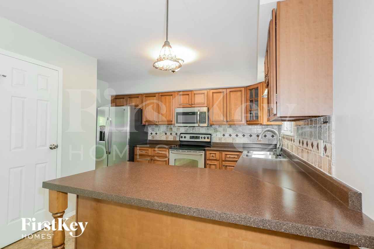 382 Beaver Lake Dr - Photo 7 of 16