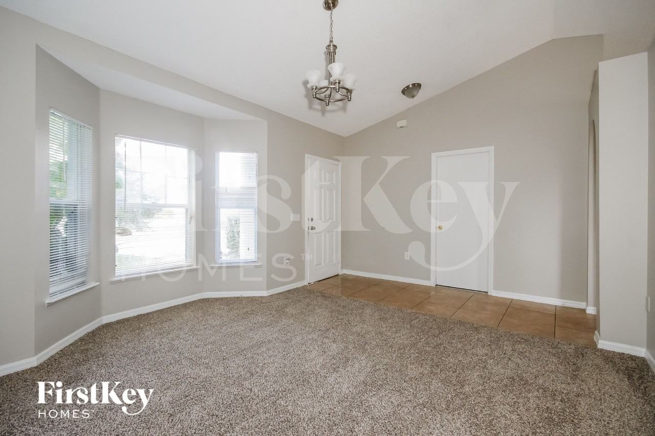 3457 Sleepy Hill Oaks St - Photo 4 of 16