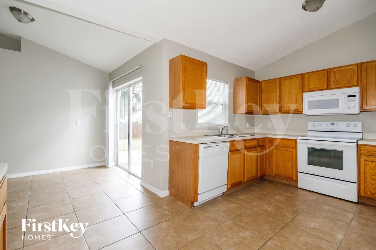 3457 Sleepy Hill Oaks St - Photo 7 of 16