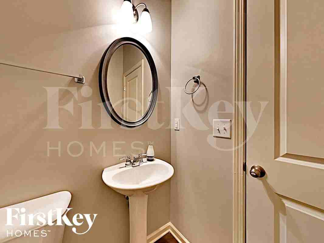 345 Rankin Cir - Photo 6 of 13