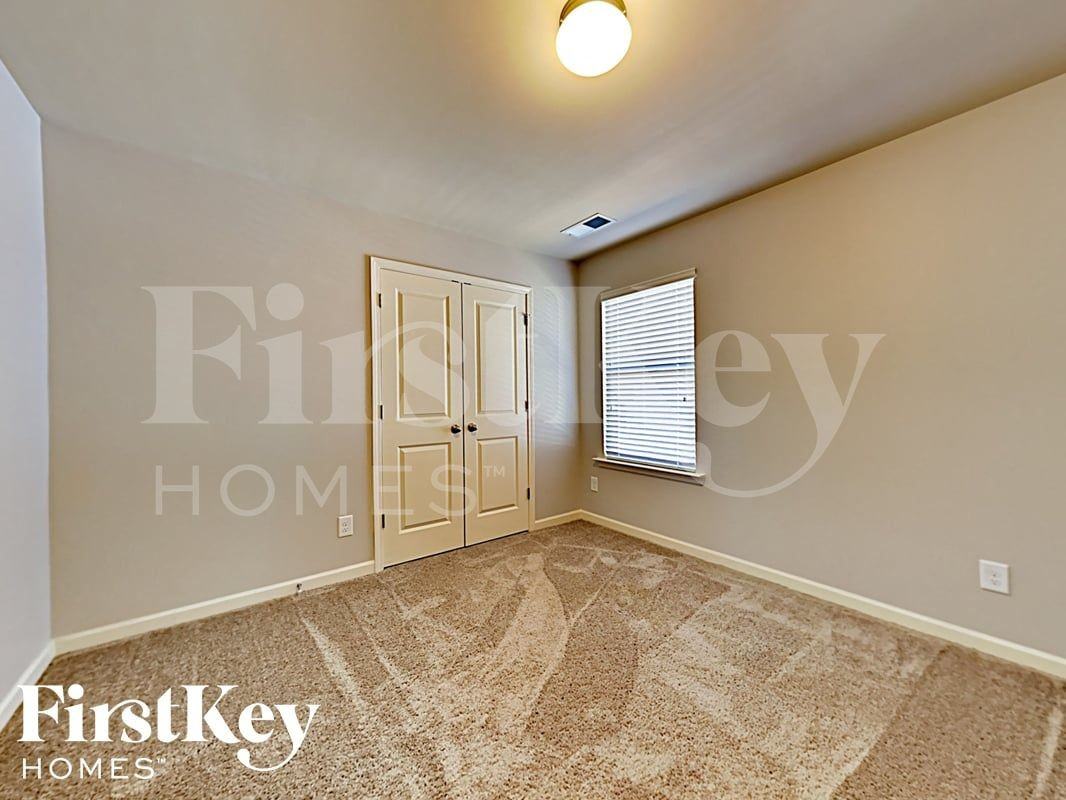 345 Rankin Cir - Photo 7 of 13
