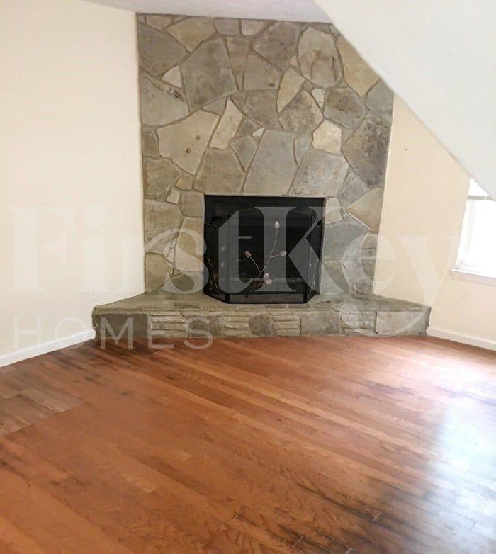 3090 Meadowview Ln - Photo 6 of 10
