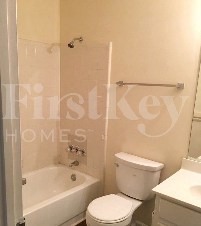 3090 Meadowview Ln - Photo 7 of 10