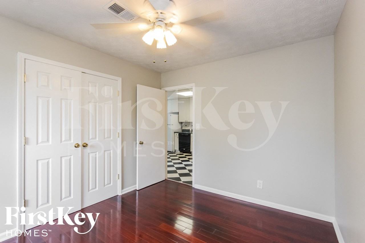 2847 Haddon Dr - Photo 6 of 15