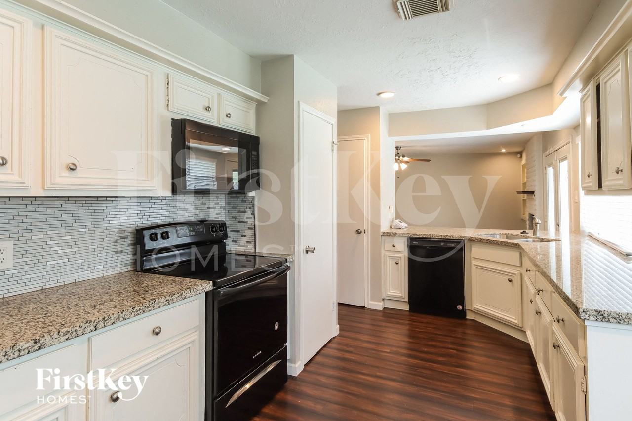 21407 Park Downe Ln - Photo 5 of 15