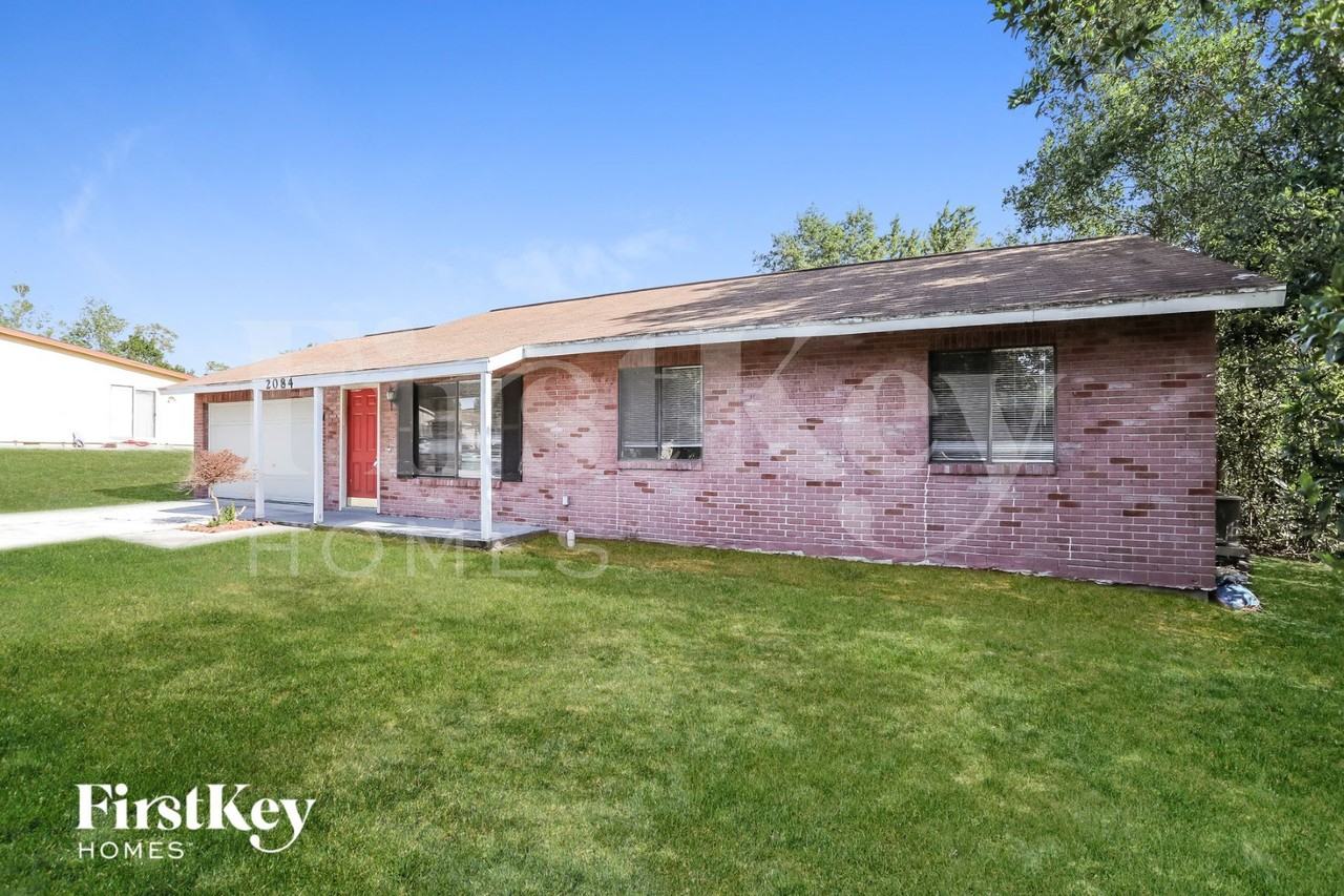2084 Everest St - Photo 2 of 15