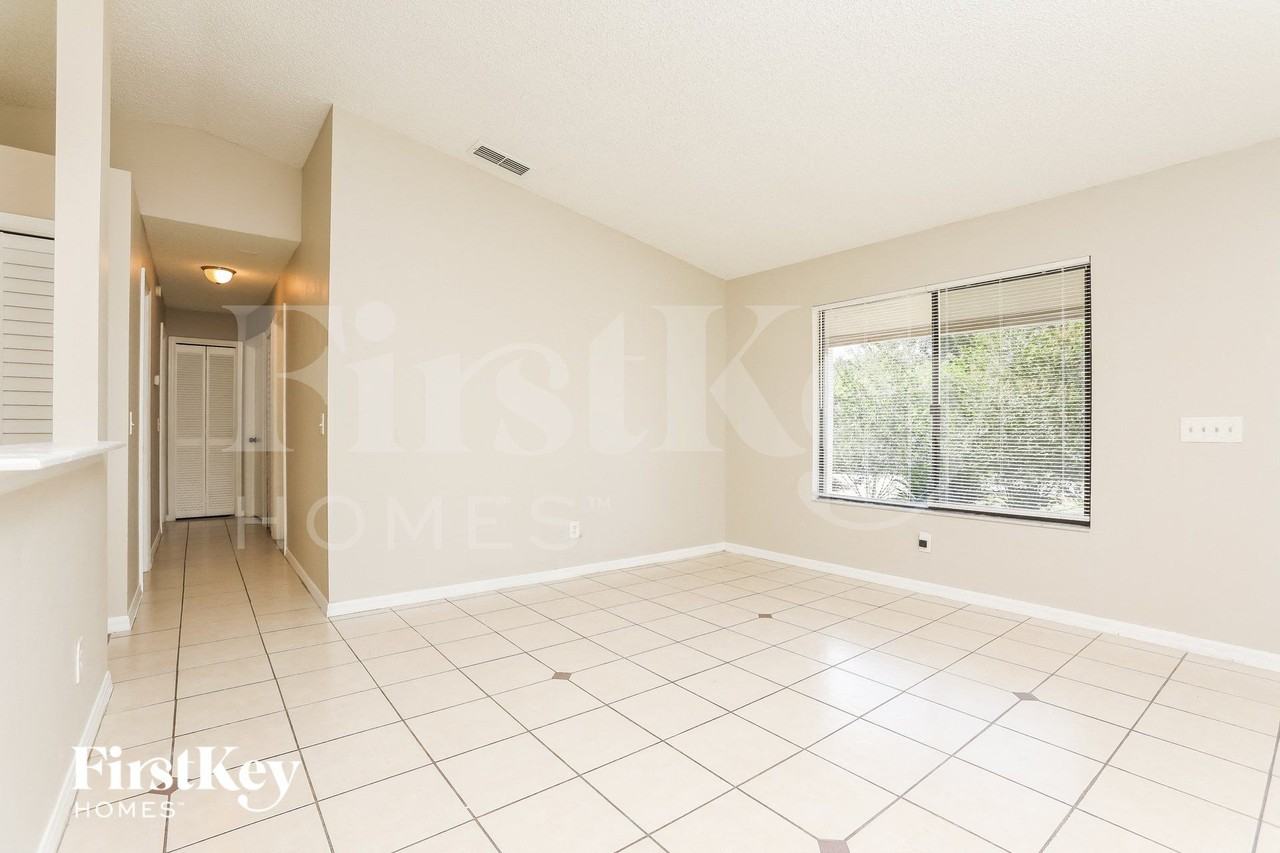 2084 Everest St - Photo 4 of 15