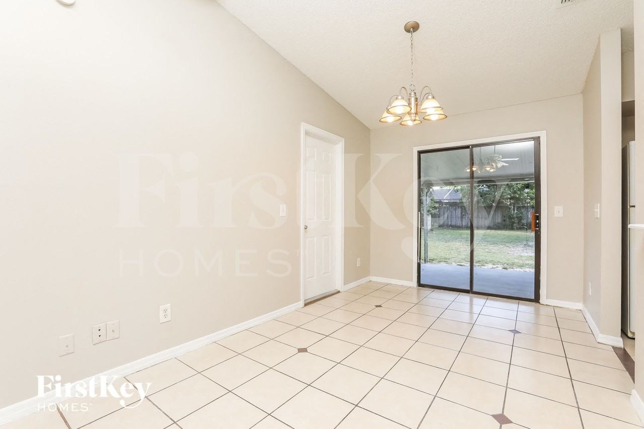 2084 Everest St - Photo 5 of 15