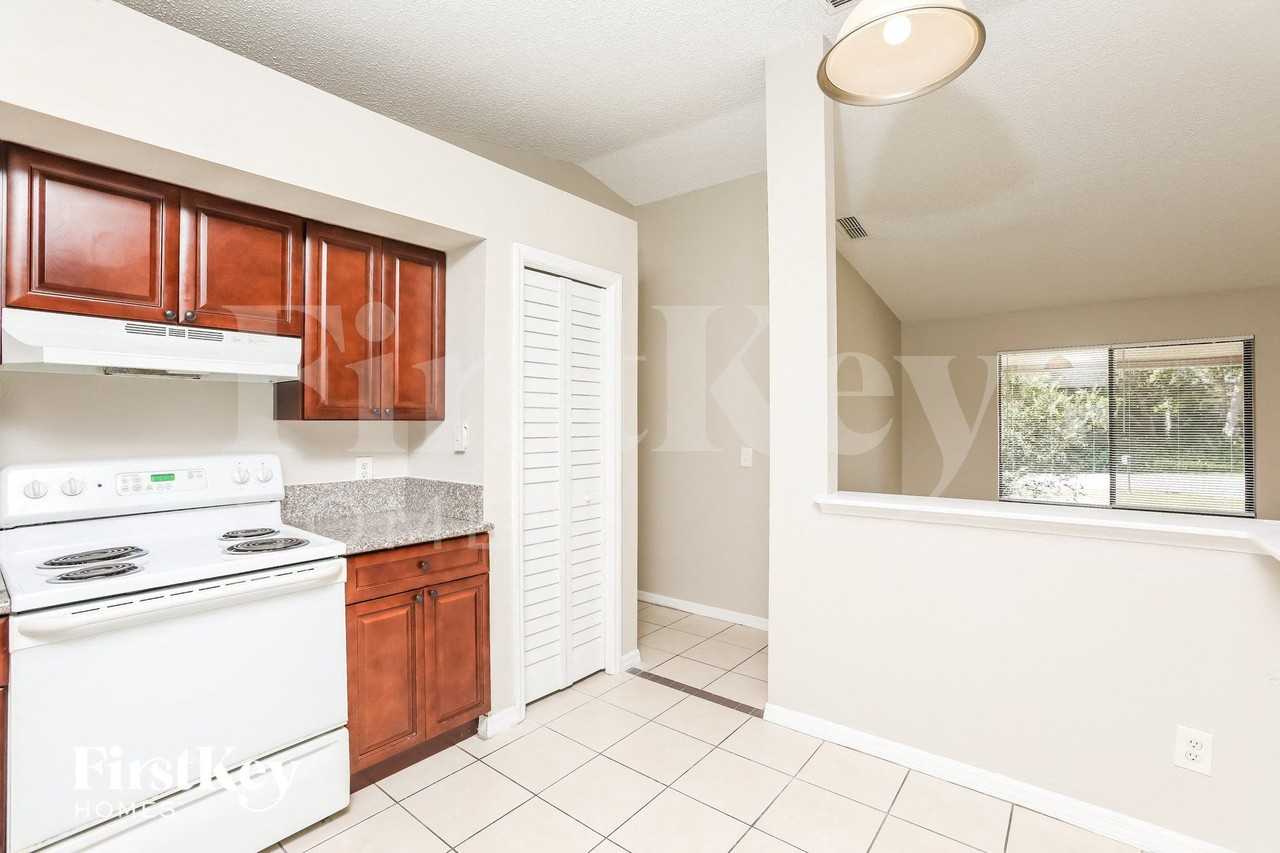 2084 Everest St - Photo 7 of 15