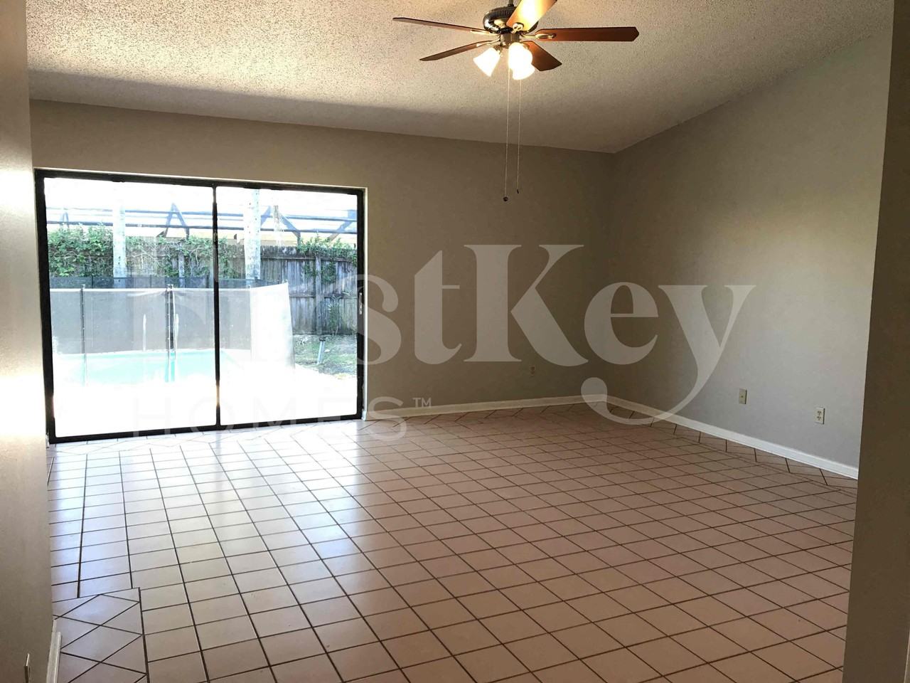 16219 Pebblebrook Dr - Photo 2 of 25