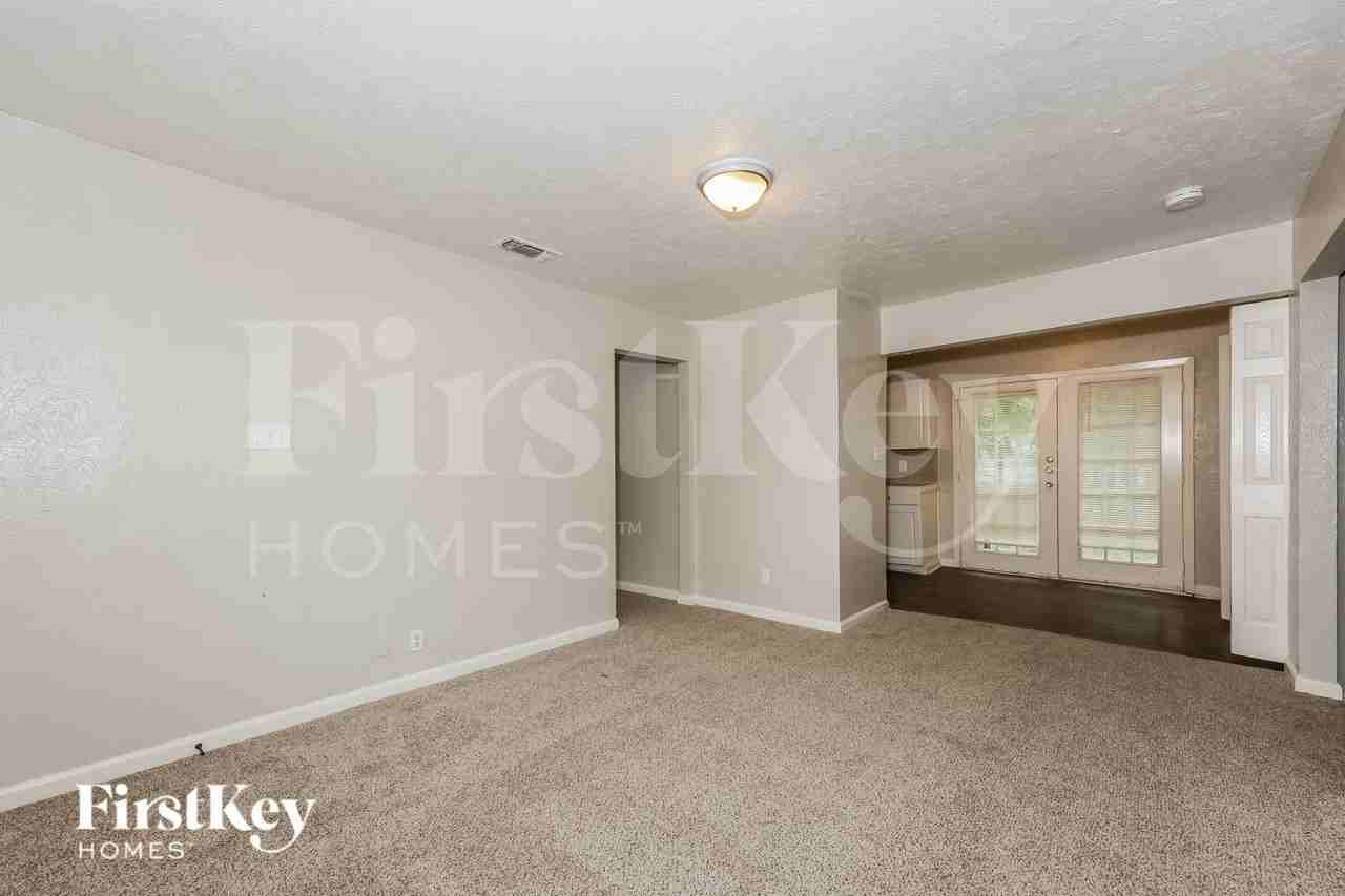 1504 Valley View St - Photo 4 of 19
