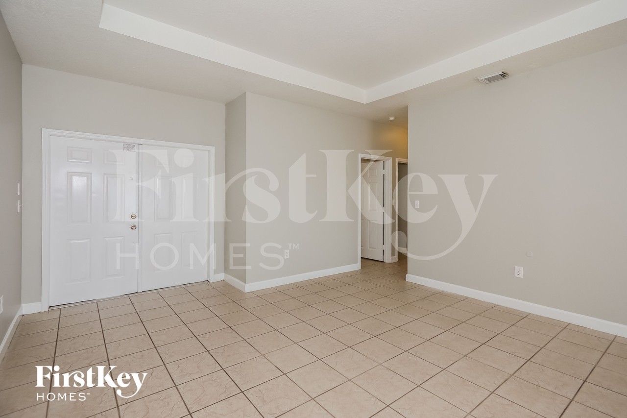 14200 Swavenue - Photo 3 of 16