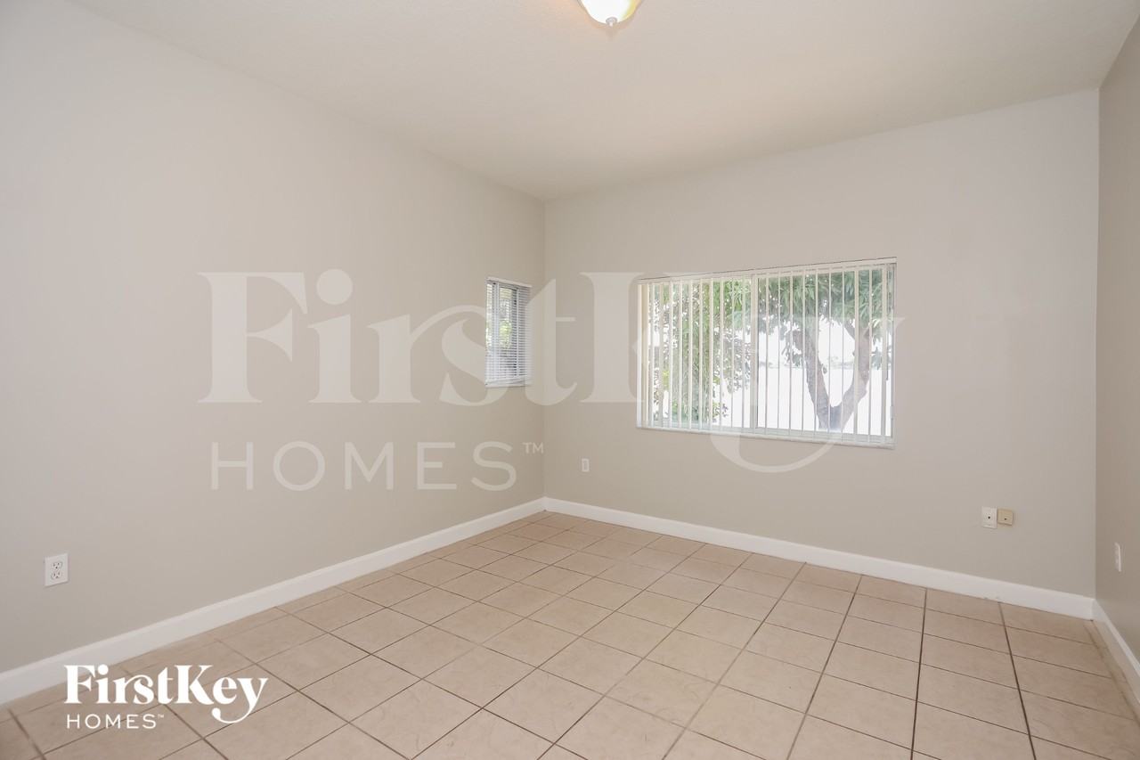 14200 Swavenue - Photo 5 of 16