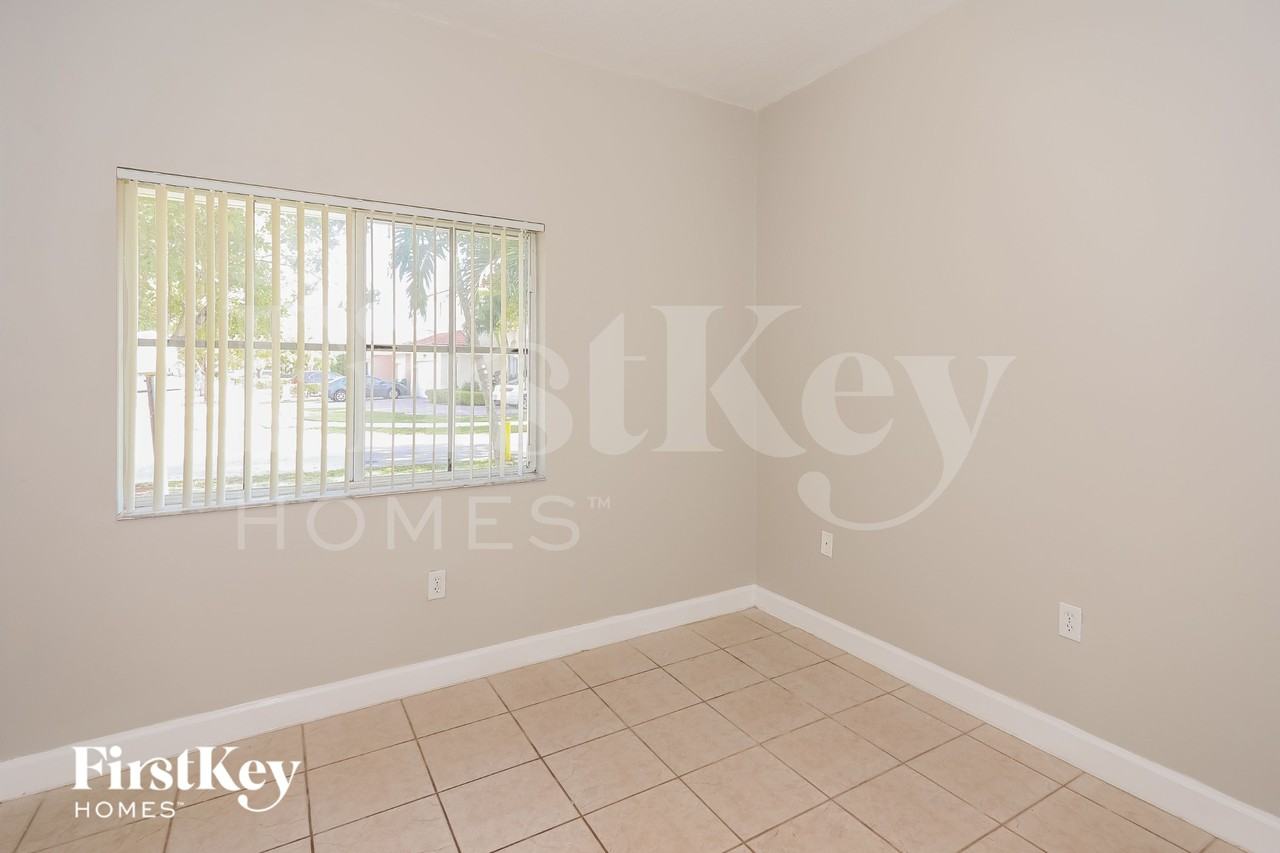 14200 Swavenue - Photo 6 of 16