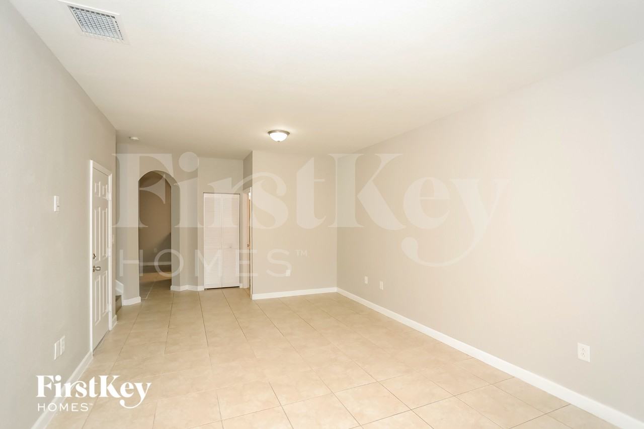 13090 Swterrace - Photo 3 of 16
