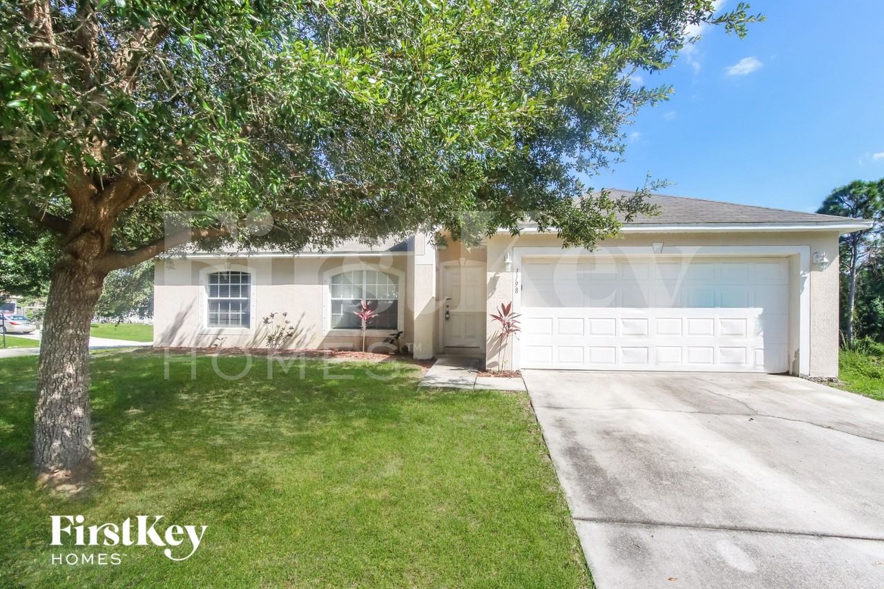 1198 Venus St Se