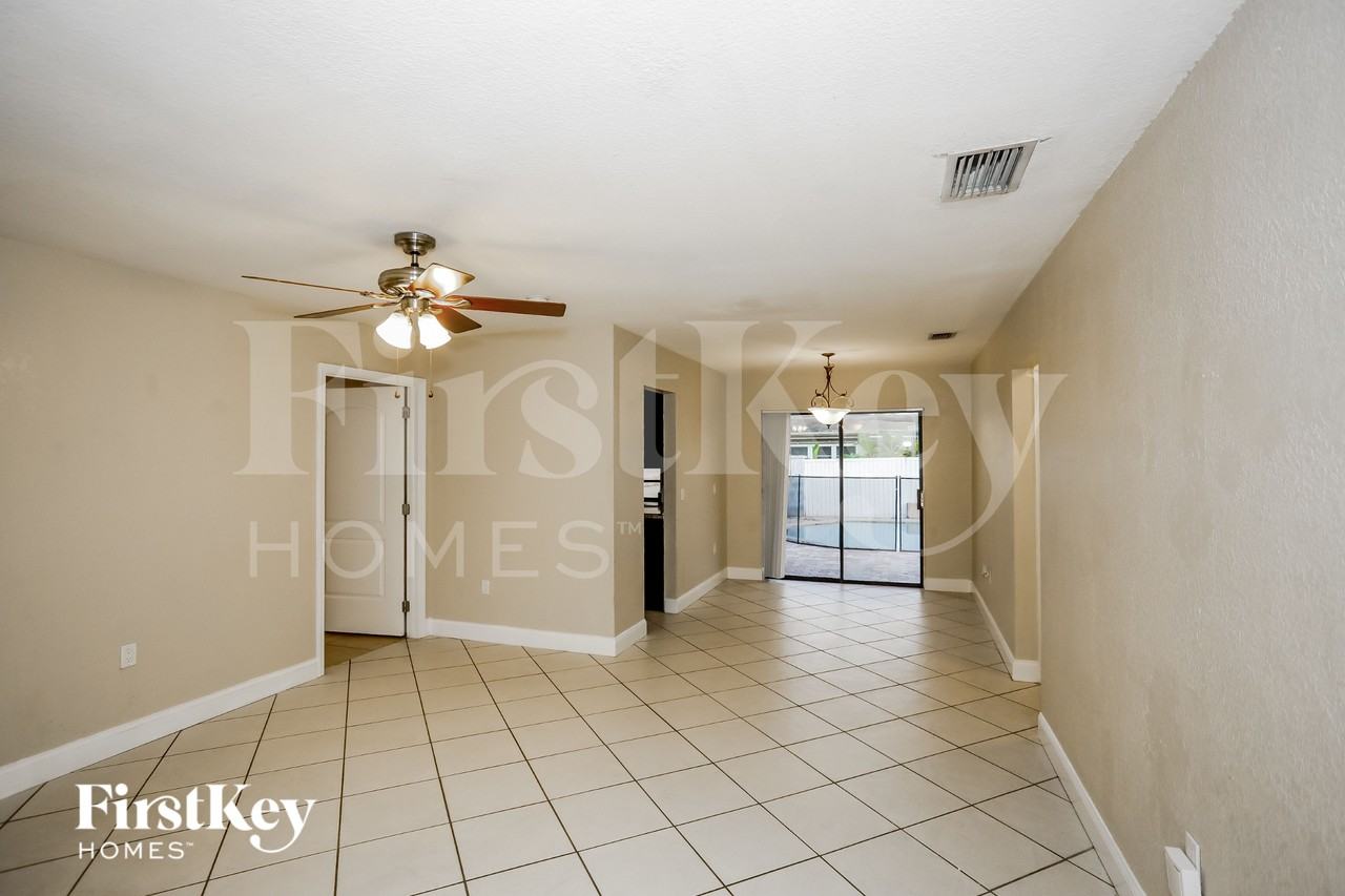 11310 Nwplace - Photo 3 of 16