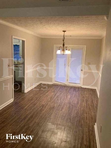 110 Fairview Chase - Photo 4 of 10