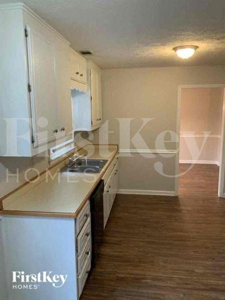 110 Fairview Chase - Photo 5 of 10