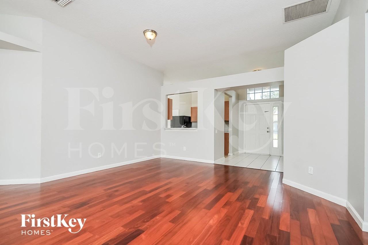 10452 Hunters Haven Blvd - Photo 2 of 15