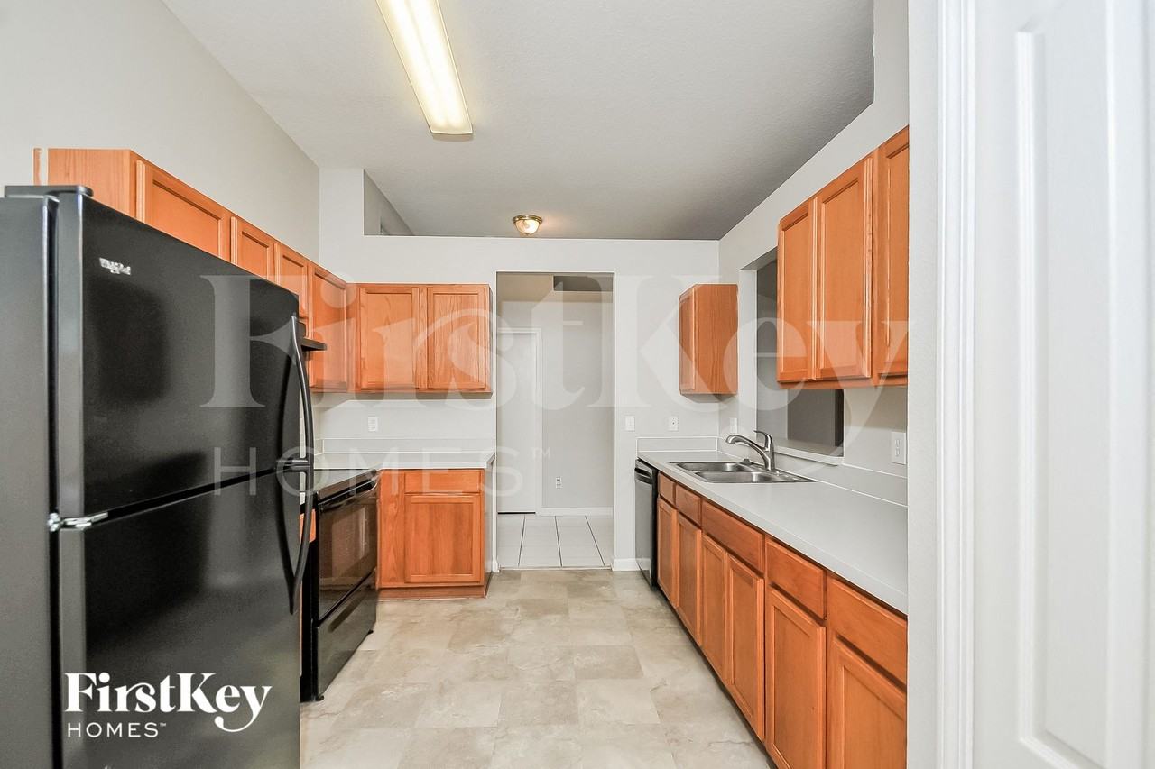 10452 Hunters Haven Blvd - Photo 4 of 15