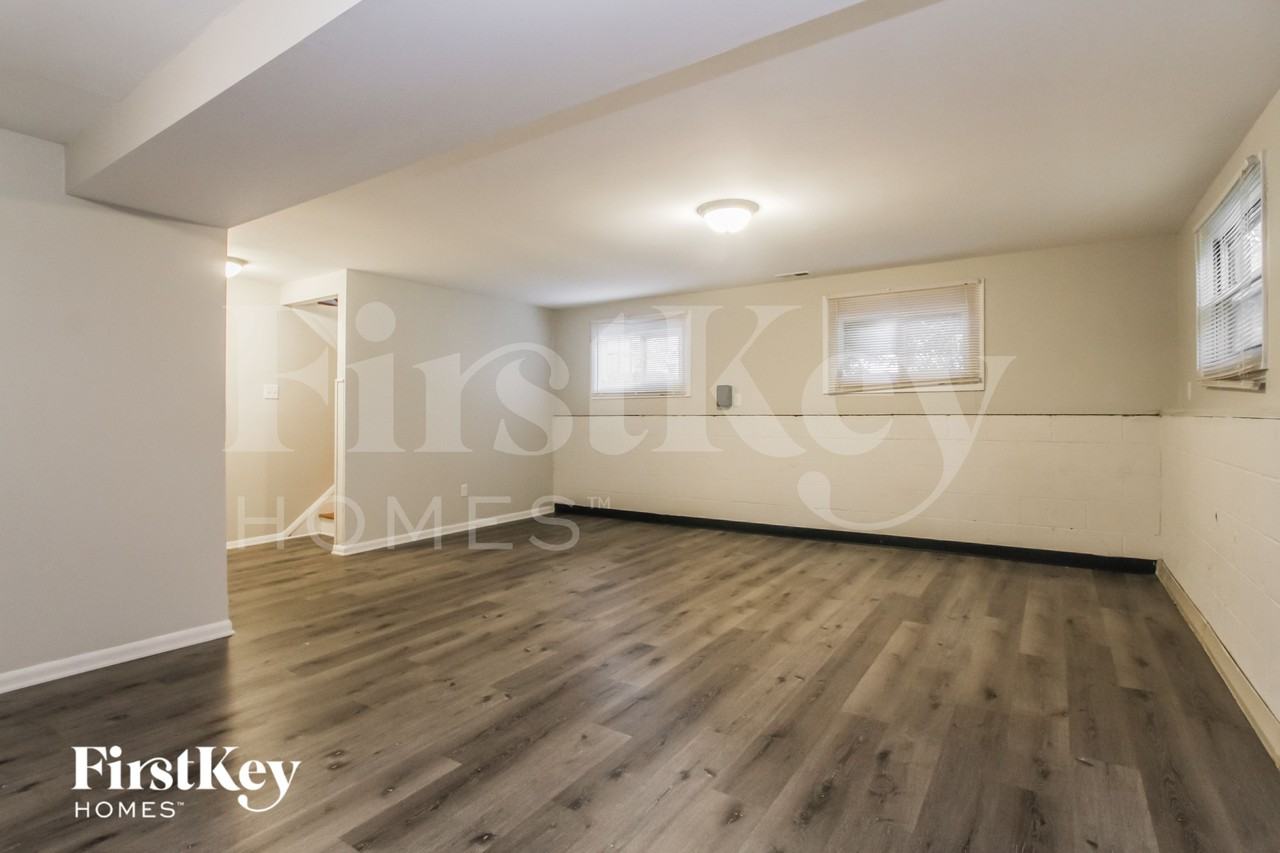 10342 Heather Hills Rd - Photo 6 of 15