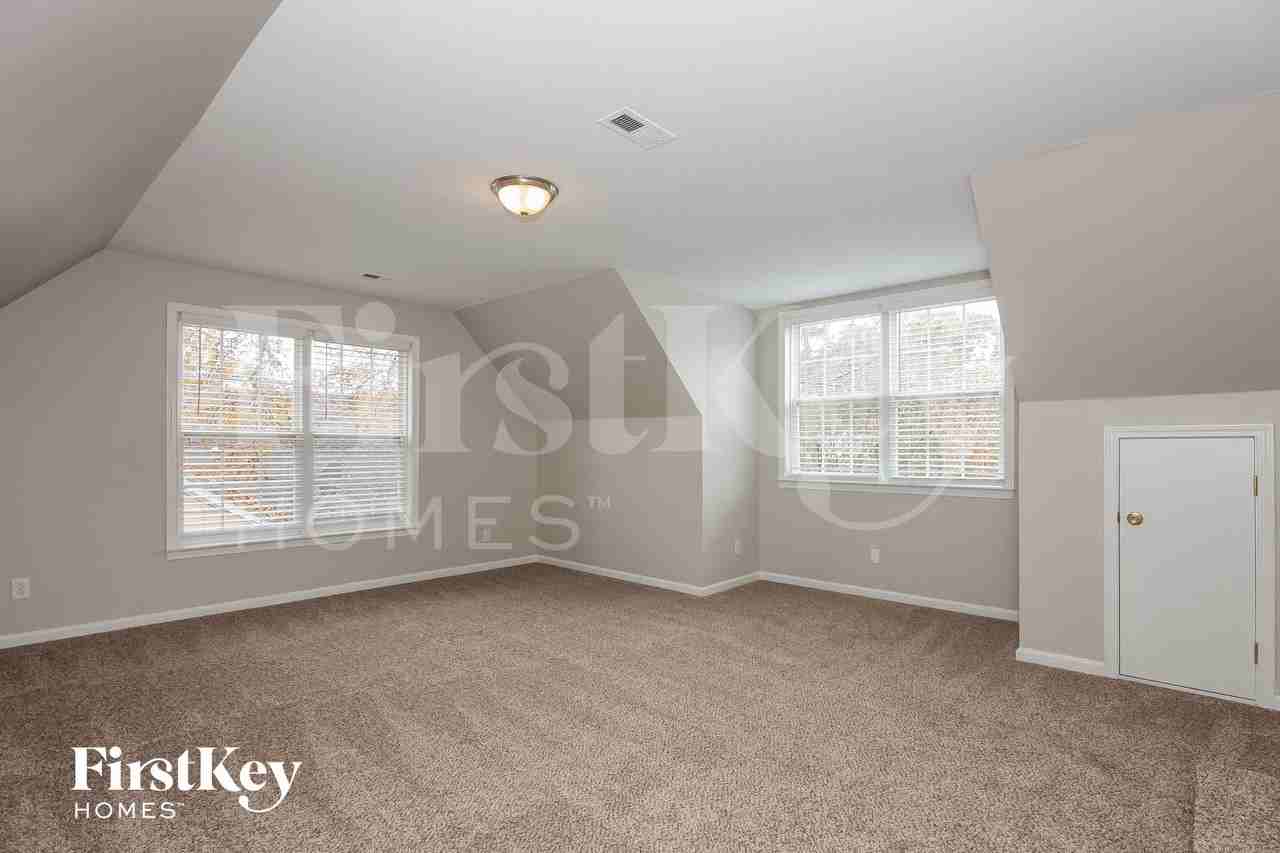 10122 Drew Ct - Photo 6 of 15