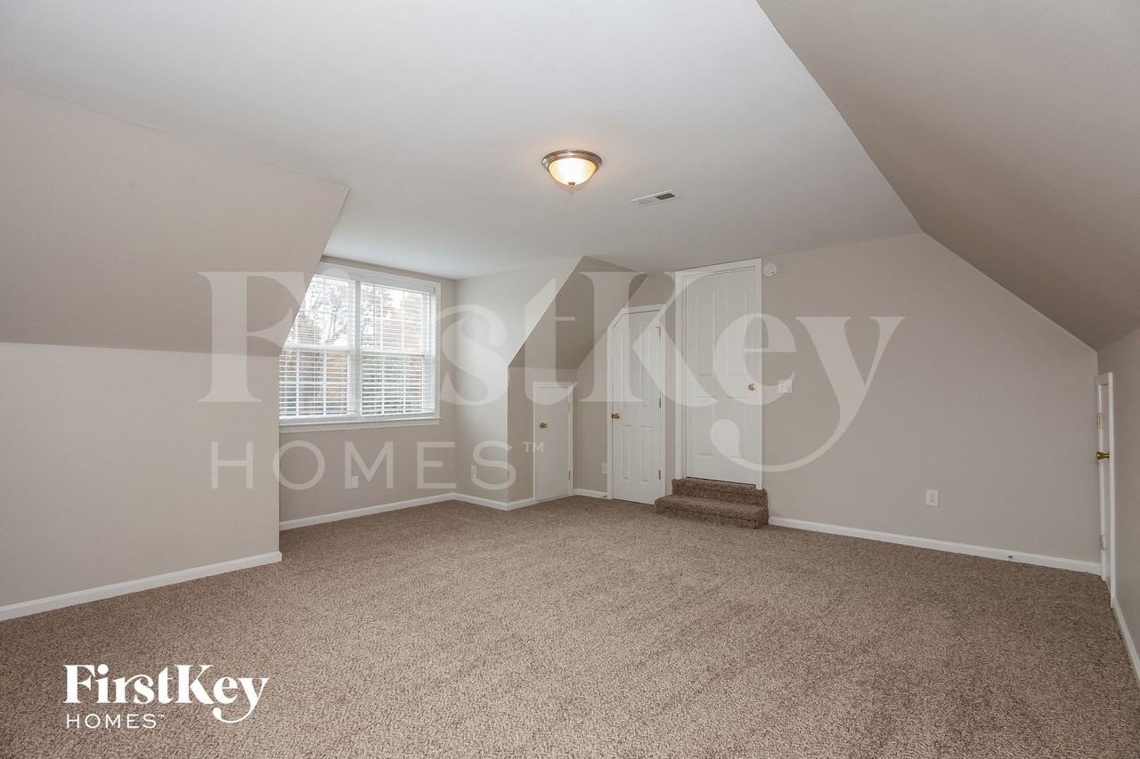 10122 Drew Ct - Photo 7 of 15