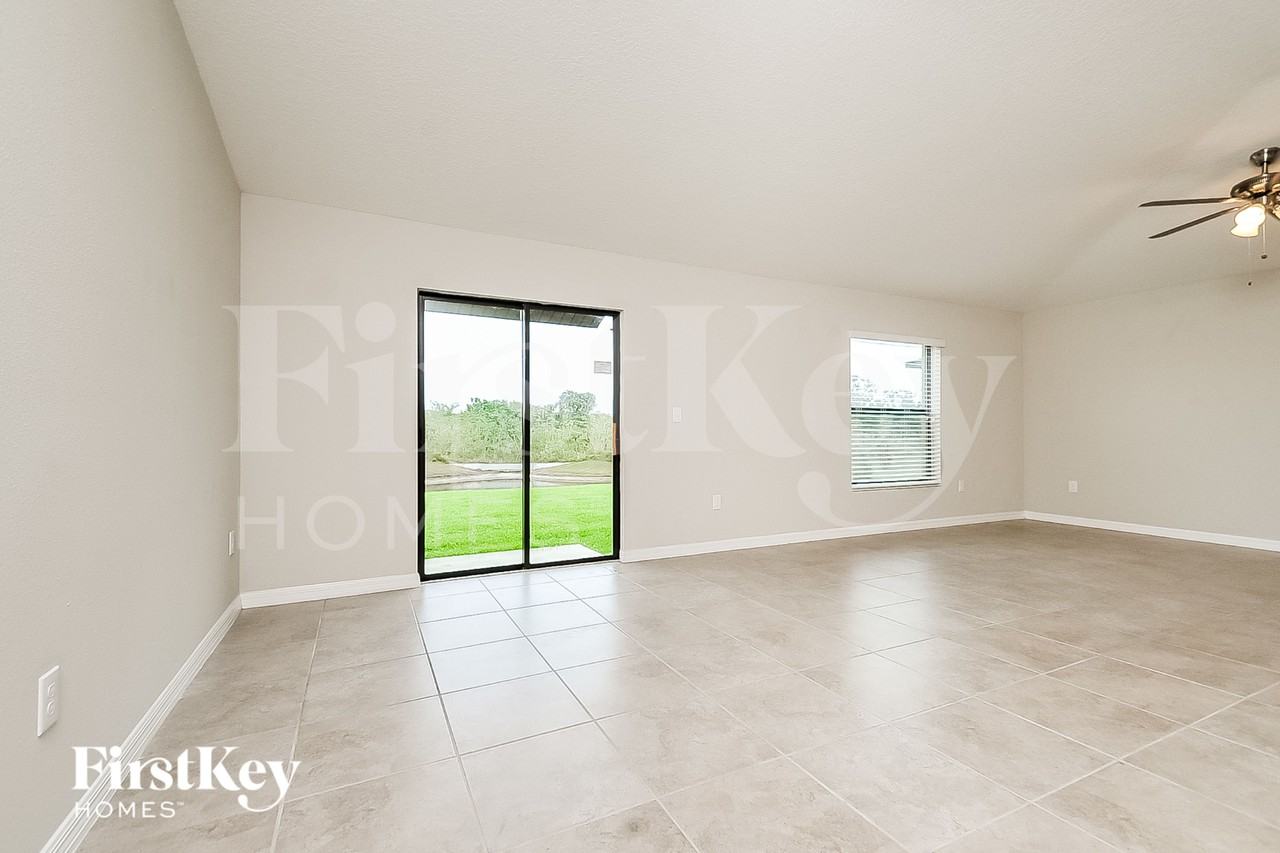 10104 Rose Petal Pl - Photo 4 of 17
