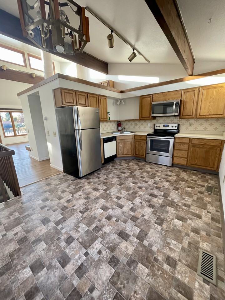 612 E 9th Ave #1 - Photo 4 of 13