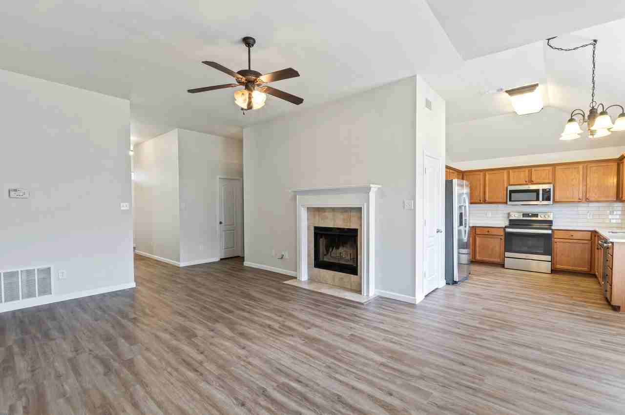 7807 Fieldstone Dr - Photo 6 of 26