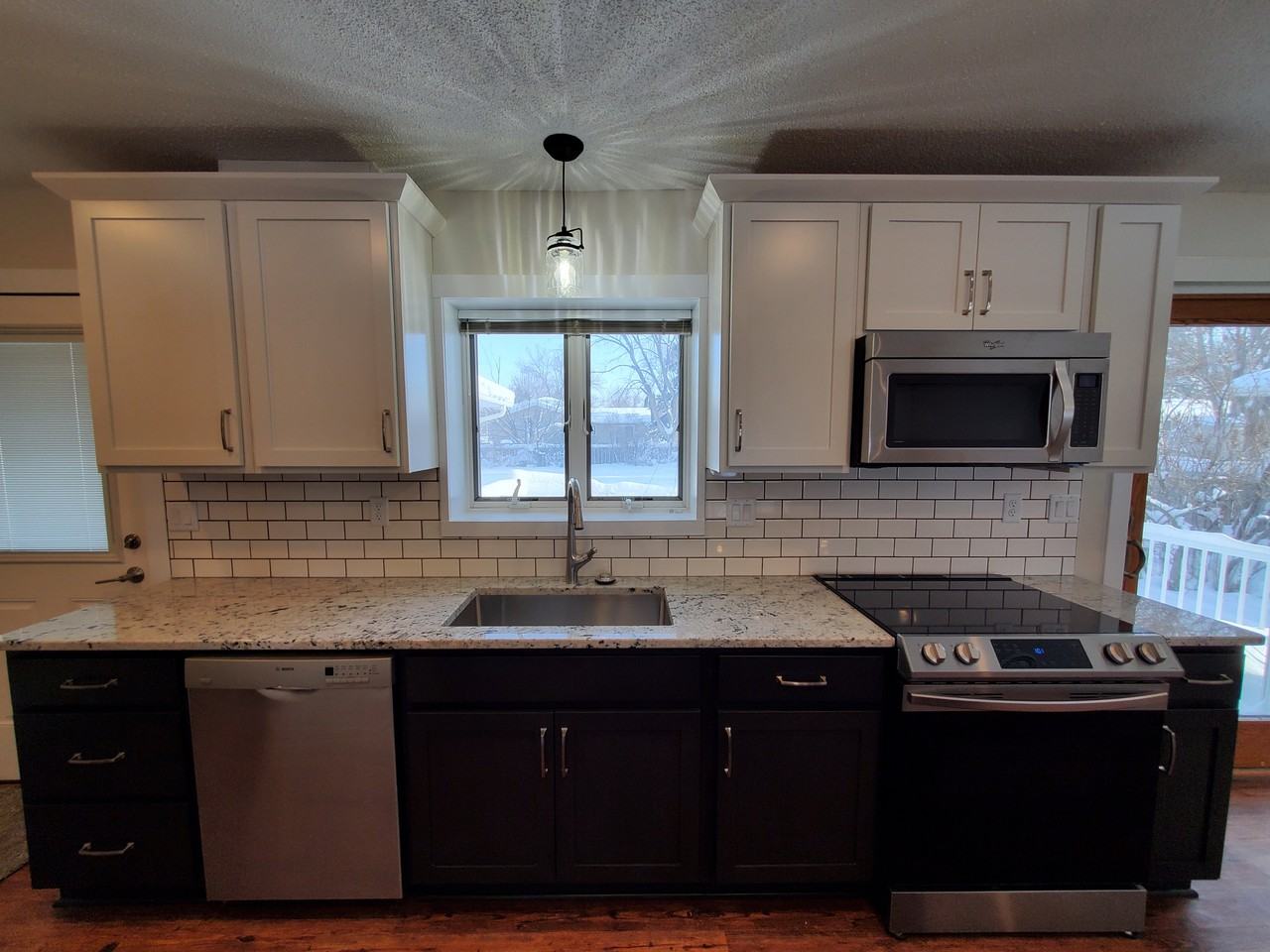 2861 Longfellow Rd N - Photo 3 of 26