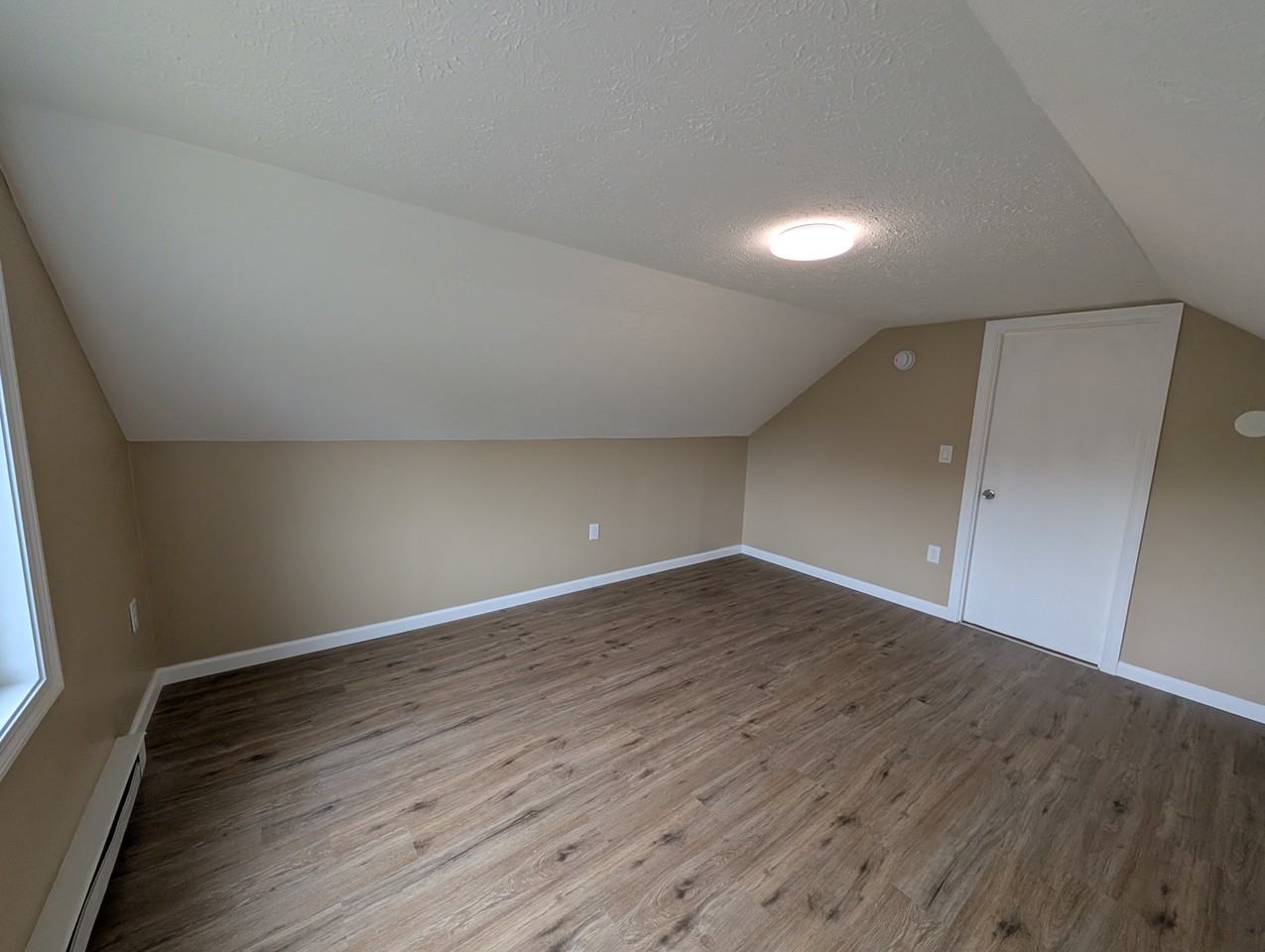 141 6th St #3 - Photo 5 of 8