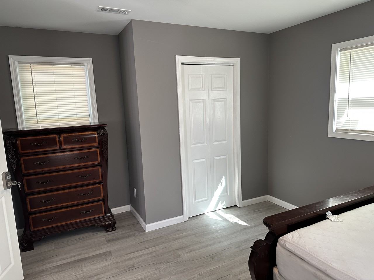 923 Washington St Nw #1 - Photo 2 of 10